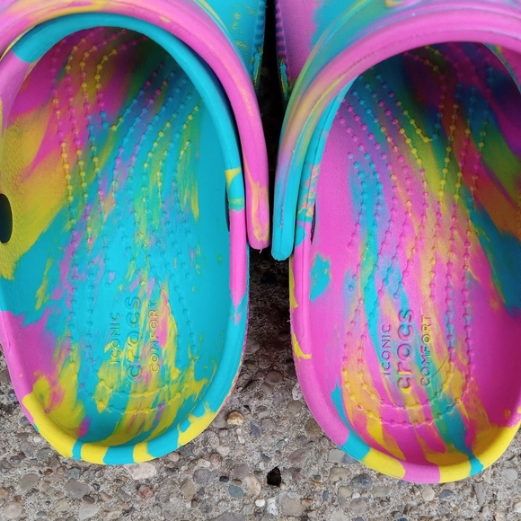 Size 10 crocs - Picture 10 of 14